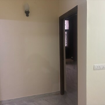 Room in 3 BHK Independent House at RWA Apartments Sector 26, Arun Vihar – for Rent