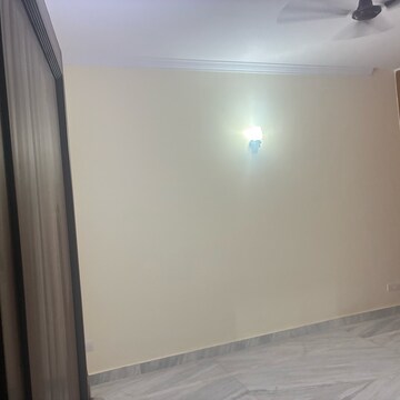 Room in 3 BHK Independent House at RWA Apartments Sector 26, Arun Vihar – for Rent