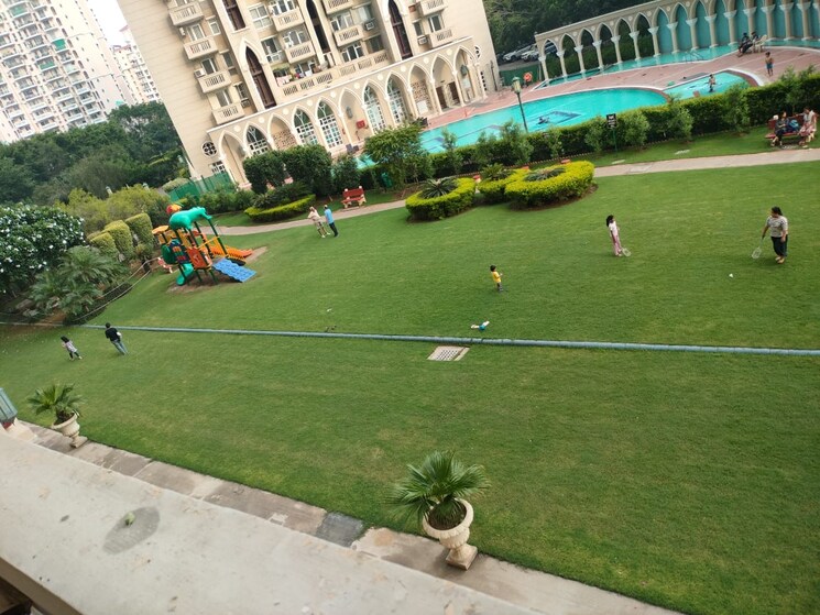 Garden, dlf-westend-heights 4 Bedroom 2810 Sq.Ft. Apartment In Sector 53 Gurgaon 9030983