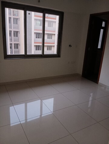 Room in 3 BHK Apartment at Shela – for Rent