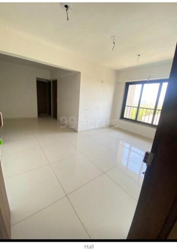 Room in 3 BHK Apartment at Gala Orchid Sky, Shela – for Rent