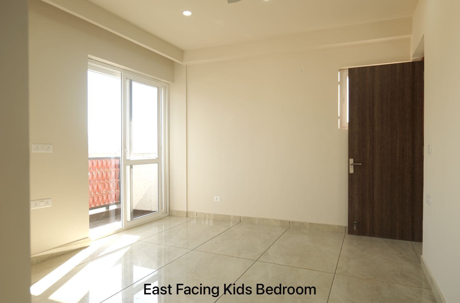 3.5 BHK + Servant Room Villa For Sale in Orchid Park Near Helipad 