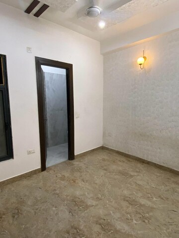 Room in 2 BHK Builder Floor at Gyan Khand I – for Rent