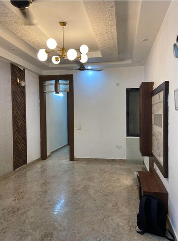 Room in 2 BHK Builder Floor at Gyan Khand I – for Rent