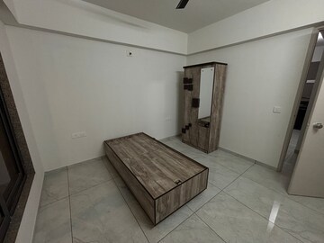 Room in 2 BHK Apartment at Saturns Shyam Parisar, Isanpur – for Rent