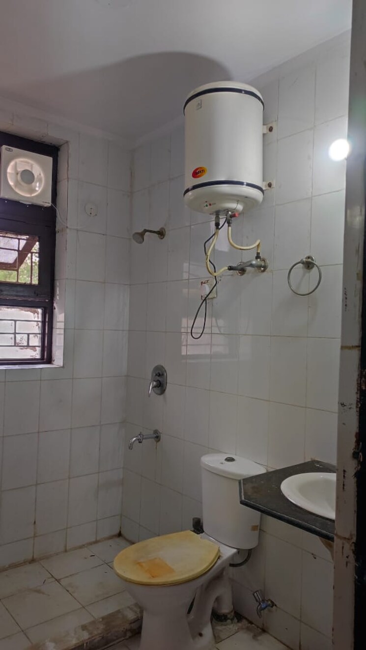 Master Bedroom, ss-mayfield-gardens 3 Bedroom 1500 Sq.Ft. Builder Floor In Sector 51 Gurgaon 9031080