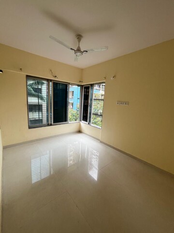 2 BHK Apartment For Rent in Prabhat CHS Goregaon, Goregaon West