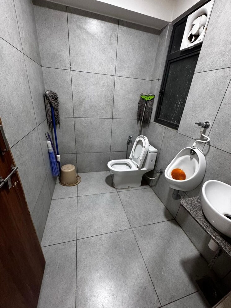 Bathroom, gota Commercial Office Space 933 Sq.Ft. In Gota Ahmedabad 9031094