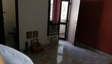 Living Room in 3 BHK Builder Floor at Unitech Arcadia, South City 2 – for Rent