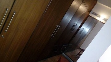 Furnished Amenities in 3 BHK Builder Floor at Unitech Arcadia, South City 2 – for Rent