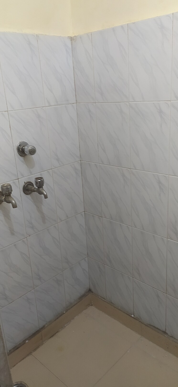 Bathroom, kalkaji 1 Bedroom 550 Sq.Ft. Builder Floor In Kalkaji Delhi 9031154