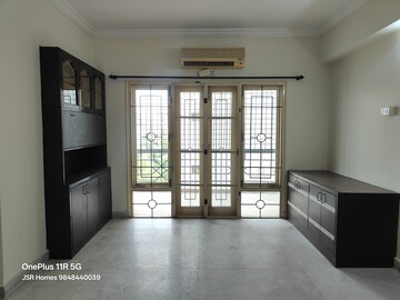 Room in 3 BHK Apartment at Oxford Enclave, Shivaji Nagar – for Sale