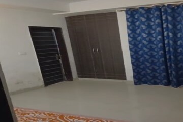 Furnished Amenities in 3 BHK Builder Floor at Sector 104 – for Rent