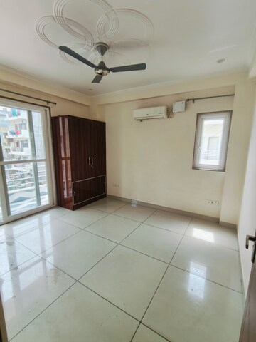 Kitchen in 3 BHK Builder Floor at Sushant Vyapaar Kendra, Sector 43 – for Rent