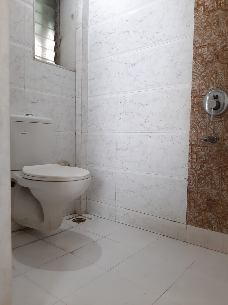 Bathroom, mermaid-seaview 1 Bedroom 715 Sq.Ft. Apartment In Cbd Belapur Sector 11 Navi Mumbai 9031293