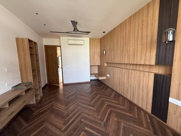 Building Lobby in 4 BHK Builder Floor at Ansal Sushant Lok I, Sector 43 – for Rent