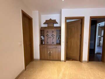 Room in 4 BHK Builder Floor at Ansal Sushant Lok I, Sector 43 – for Rent