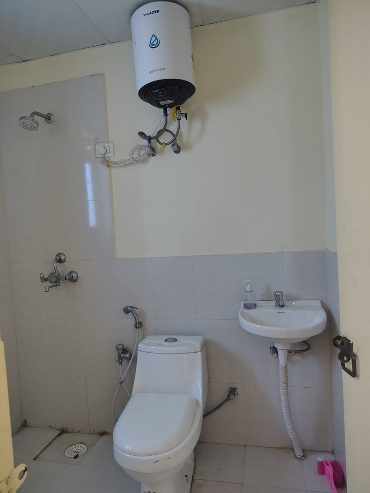 Bathroom, pyramid-urban-homes-3 2 Bedroom 698 Sq.Ft. Apartment In Sector 67a Gurgaon 9031351