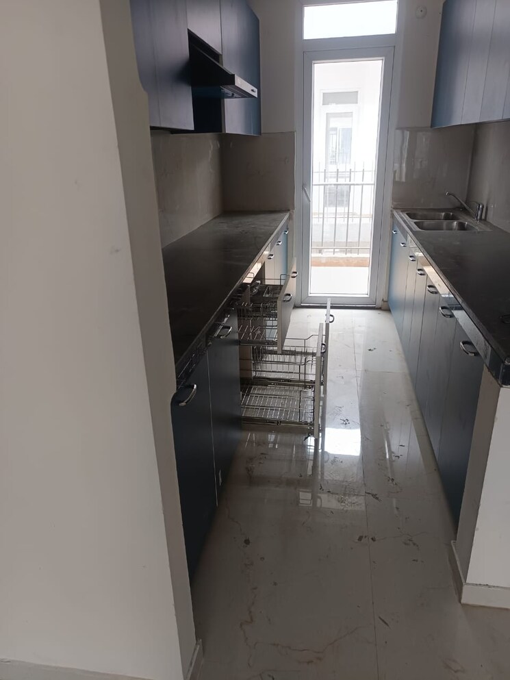 Kitchen, smart-world-gems 3 Bedroom 1423 Sq.Ft. Apartment In Sector 89 Gurgaon 9031375