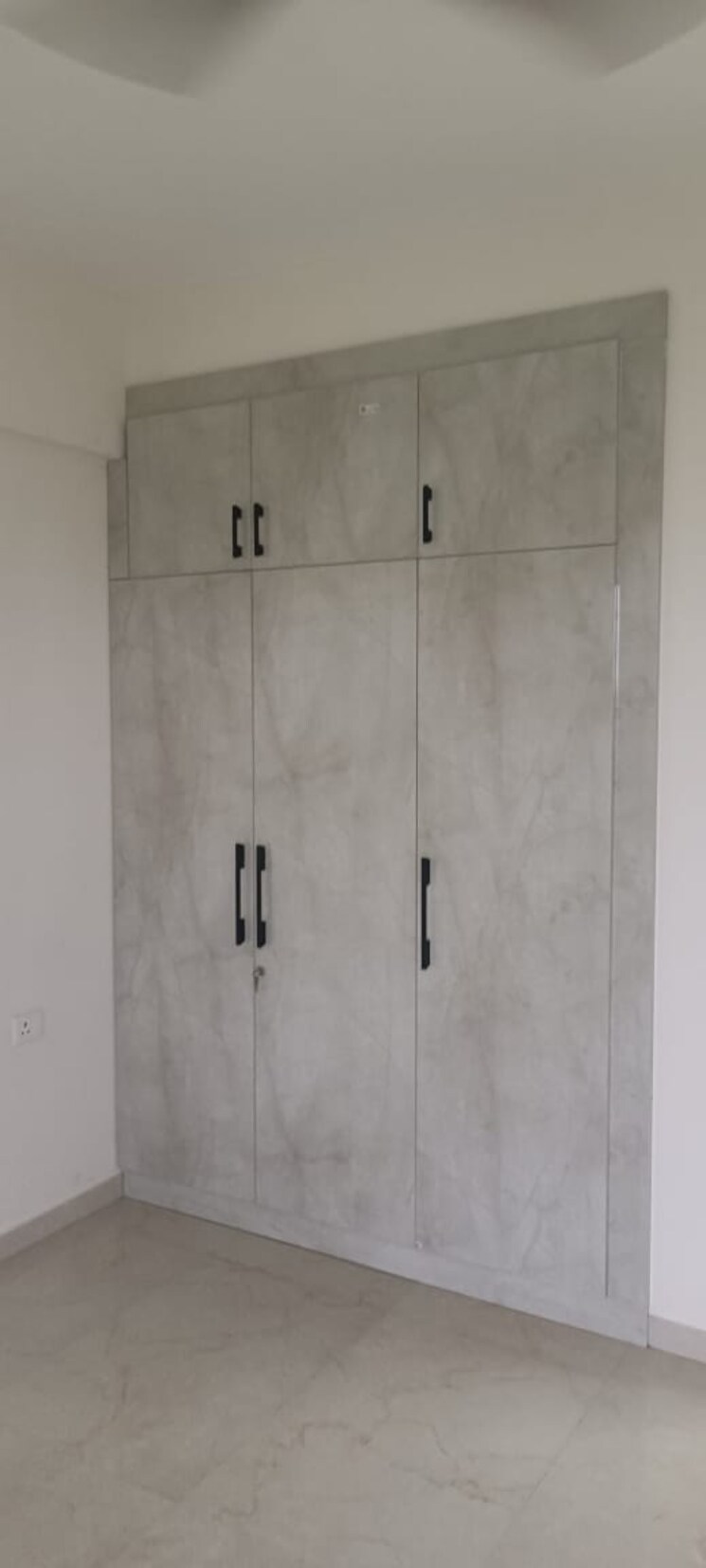 Bathroom, smart-world-gems 3 Bedroom 1423 Sq.Ft. Apartment In Sector 89 Gurgaon 9031402