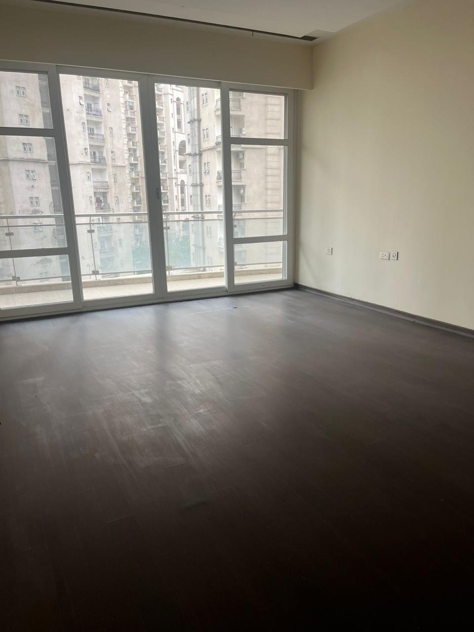 5 BHK + Pooja Room,Servant Room Apartment For Rent in Mahagun Marvella