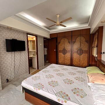 Bedroom in 2 BHK Apartment at Hiranandani Garden Eden III, Jalvayu Vihar – for Rent
