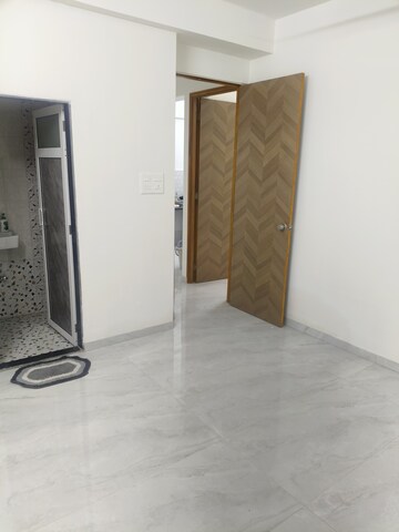 Room in 2.5 BHK Apartment at Punyodaya Park, Kalyan West – for Rent