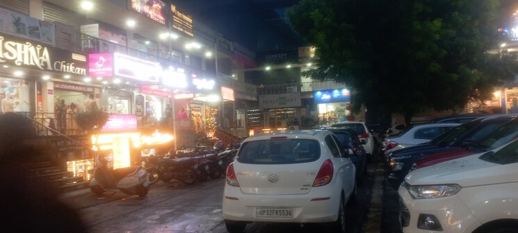  Parking, aarohi-sahara-plaza-extension Commercial Shop 220 Sq.Ft. In Vikash Khand Lucknow 9031660