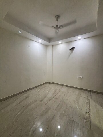 Room in 3 BHK Apartment at Palm Residency Chhatarpur, Chattarpur – for Rent