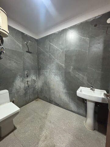 Bathroom in 3 BHK Apartment at Palm Residency Chhatarpur, Chattarpur – for Rent