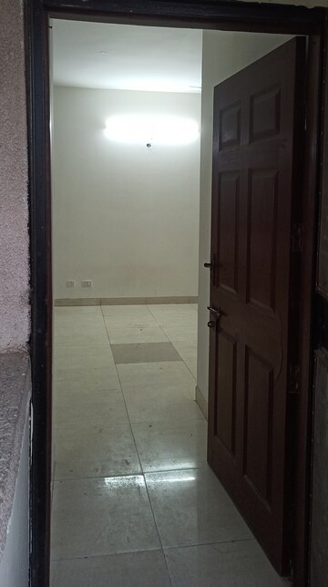Bathroom in 3 BHK Apartment at Agrim Apartment, Sector 43 – for Rent