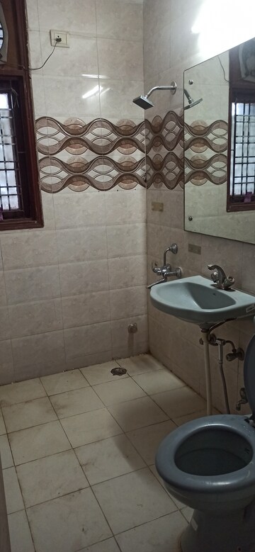 Bathroom in 3 BHK Apartment at Agrim Apartment, Sector 43 – for Rent