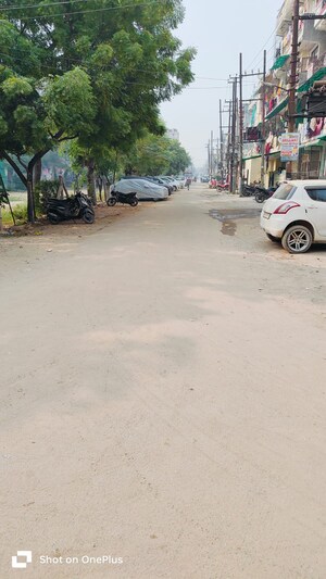 Parking in 3 BHK Builder Floor at Arjan Garh – for Sale