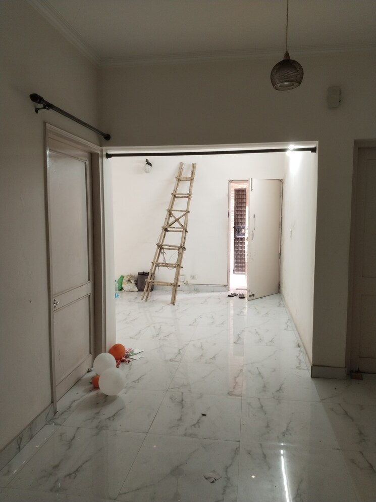 Room, sarita-vihar-pocket-j-rwa 4 Bedroom 2000 Sq.Ft. Apartment In Sarita Vihar Delhi 9031731