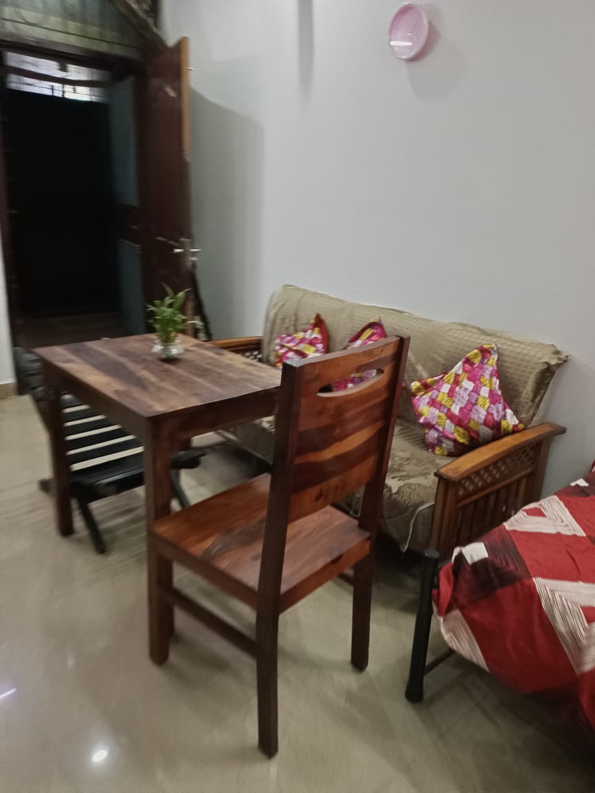 2 BHK Builder Floor For Rent in Gyan Khand II