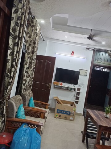Team Area in 2 BHK Builder Floor at Gyan Khand ii – for Rent