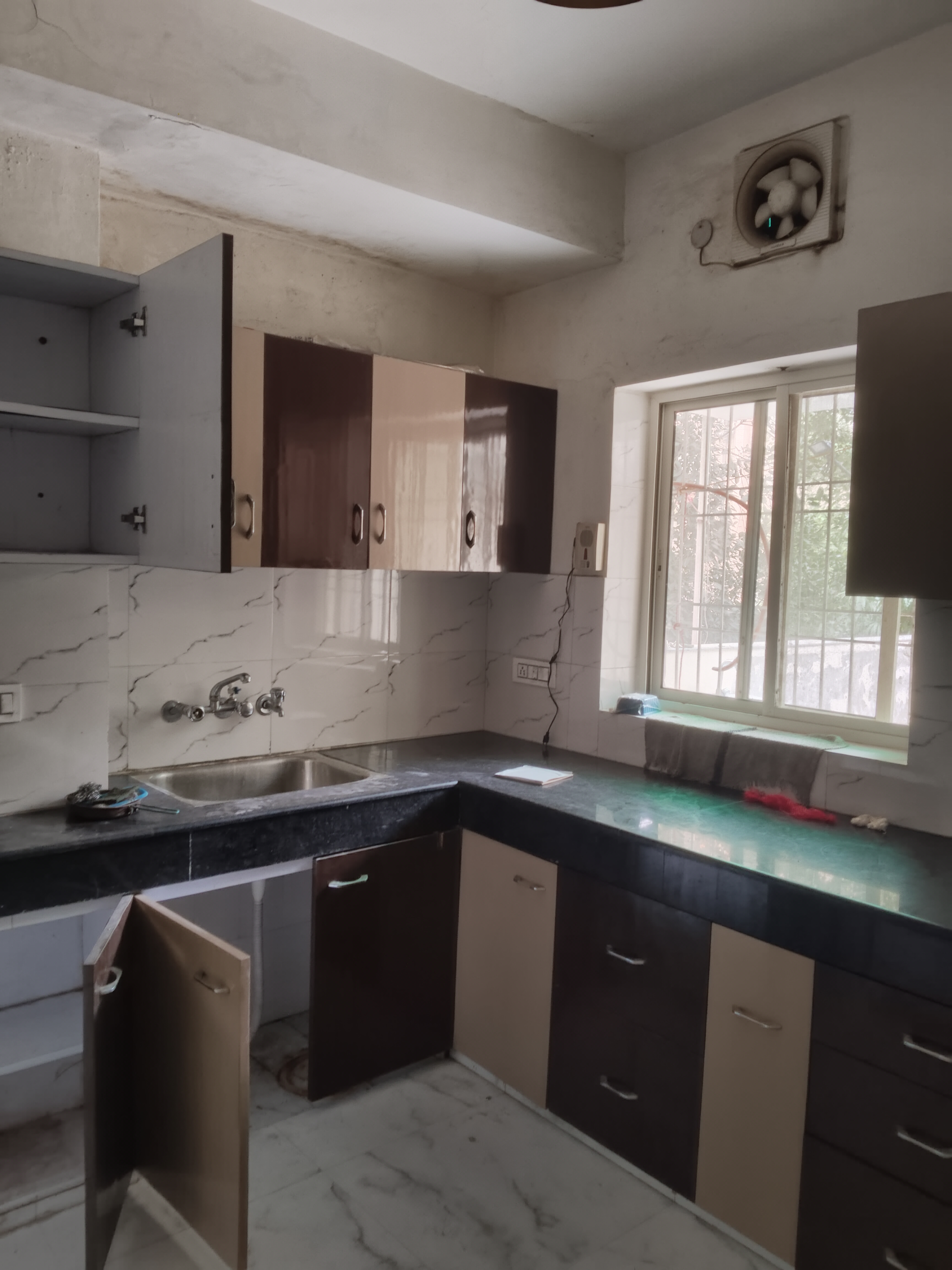 4 BHK + Extra Room Apartment For Rent in Sarita Vihar Pocket-J RWA