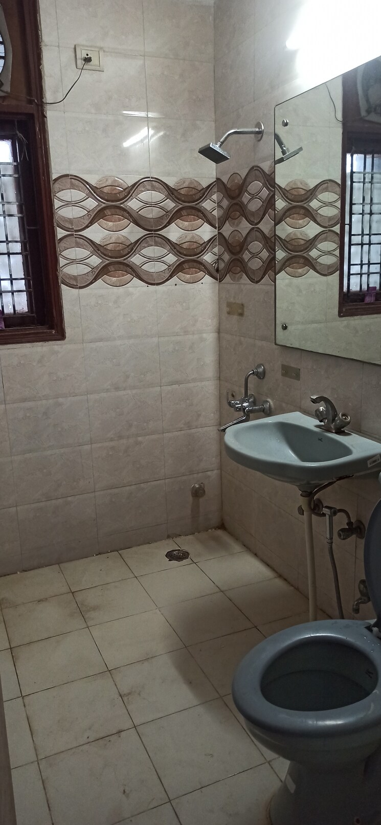 Bathroom, agrim-apartment 3 Bedroom 1600 Sq.Ft. Apartment In Sector 43 Gurgaon 9031737