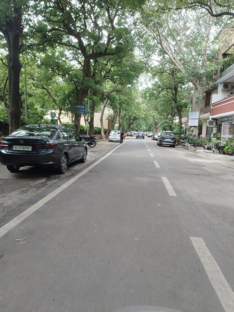  Parking, sarita-vihar-pocket-j-rwa 4 Bedroom 2000 Sq.Ft. Apartment In Sarita Vihar Delhi 9031731