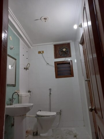 Bathroom in 4 BHK Apartment at Dhakoli – for Rent