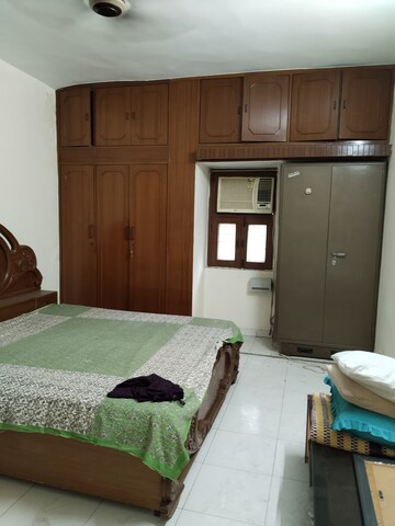 Bedroom in 3 BHK Apartment at Sarita Vihar Pocket-G RWA, Sarita Vihar – for Sale