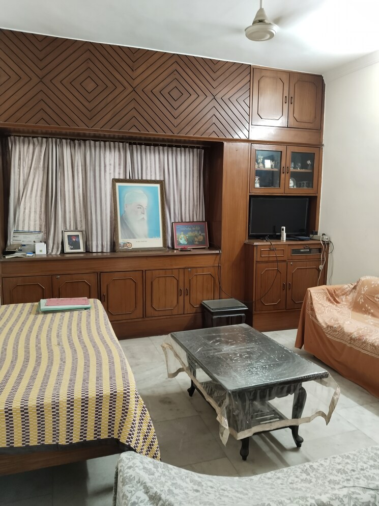 Living Room, sarita-vihar-pocket-g-rwa 3 Bedroom 1550 Sq.Ft. Apartment In Sarita Vihar Delhi 9031762