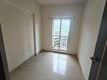 Room in 2 BHK Apartment at Rosa Gardenia, Ghodbunder Road – for Rent