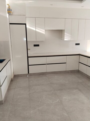 Bathroom in 3 BHK Builder Floor at Sector 40 – for Rent