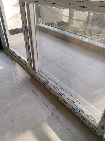 Balcony in 3 BHK Builder Floor at Sector 40 – for Rent