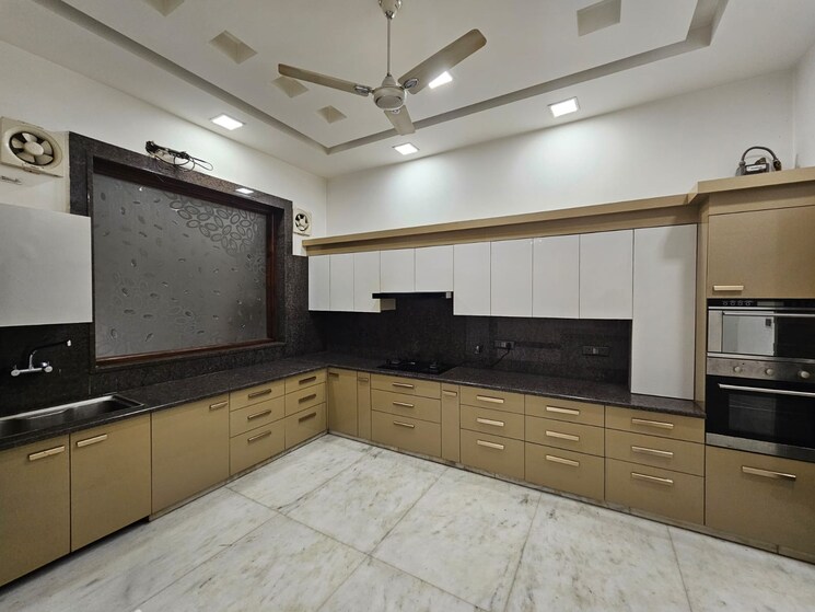 Kitchen, sector 50 4 Bedroom 450 Sq.Mt. Builder Floor In Sector 50 Noida 9031823