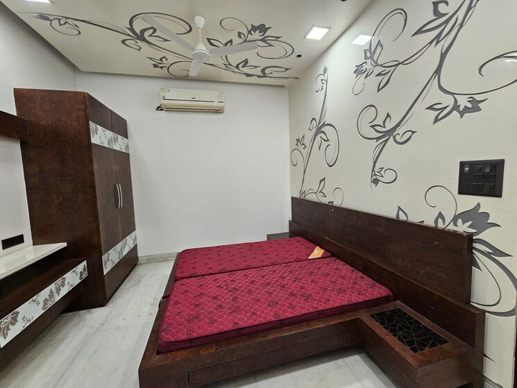 Bedroom, sector 50 4 Bedroom 450 Sq.Mt. Builder Floor In Sector 50 Noida 9031823