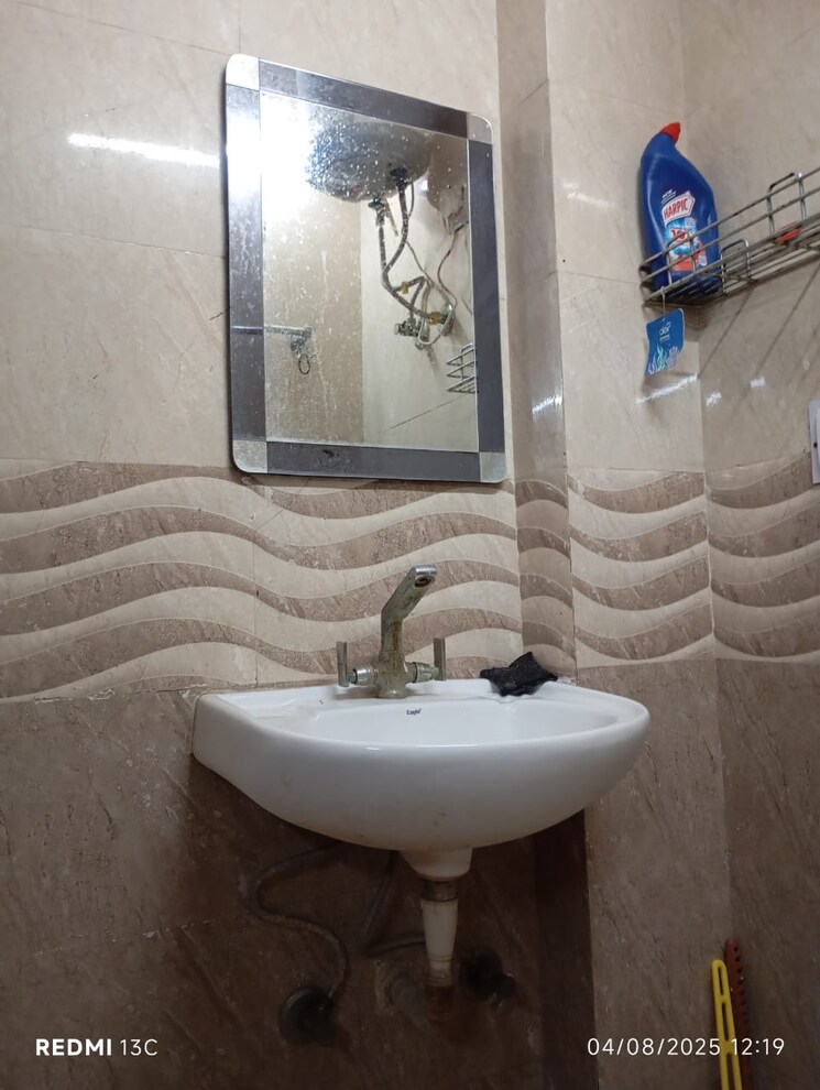 Bathroom, esteem-complex 2 Bedroom 830 Sq.Ft. Builder Floor In Savitri Nagar Delhi 9031821