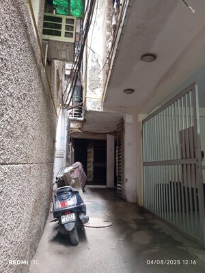 Parking in 2 BHK Builder Floor at Esteem Complex, Savitri Nagar – for Sale
