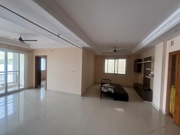 Room in 2 BHK Apartment at Amrutahalli – for Sale